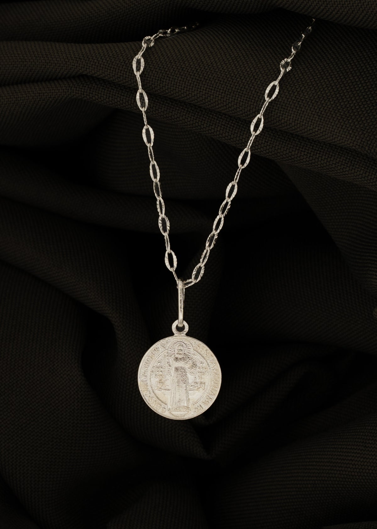 Dije san Benito (1.5cm) - Plata ley 925