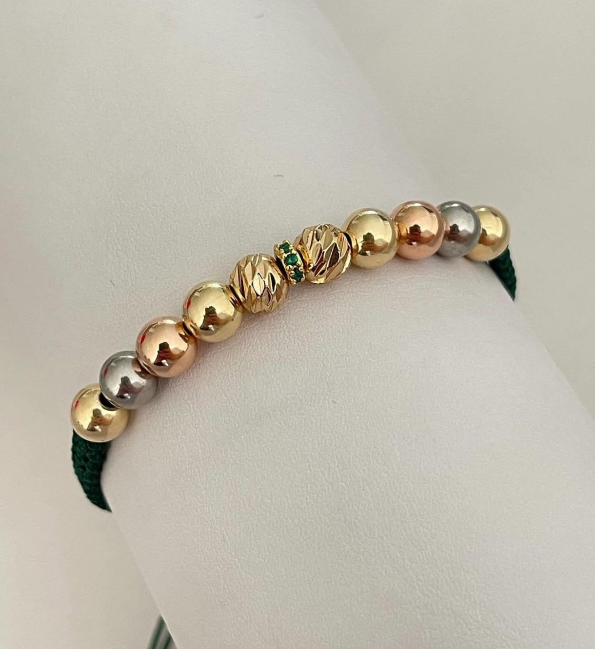 Pulseras diamantadas - tres oro