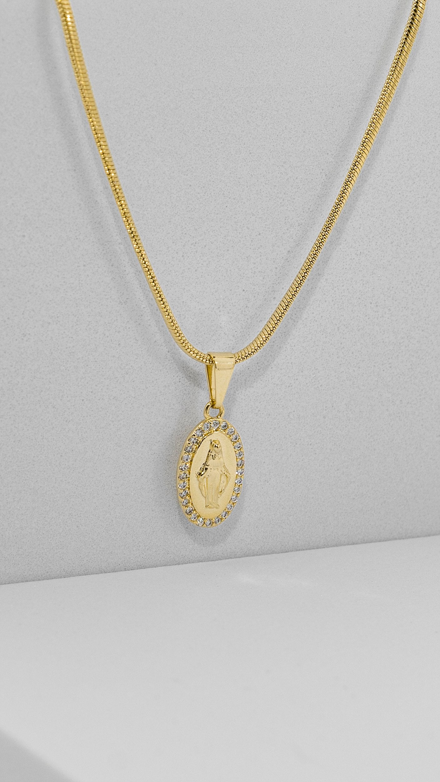 Cadena serpiente finita (45cm) + Dije milagrosa circonias cristal