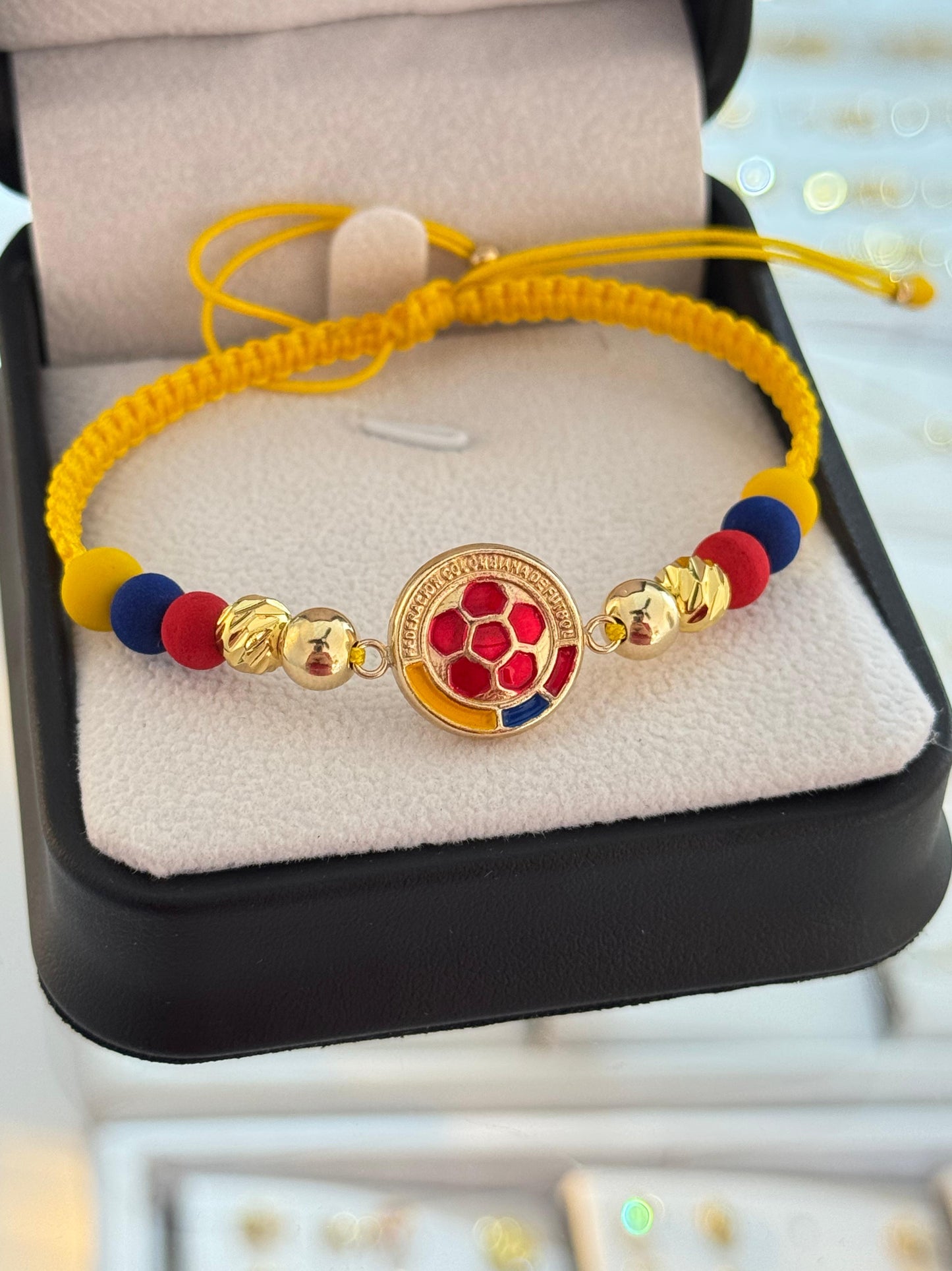 Pulsera tejida Colombia