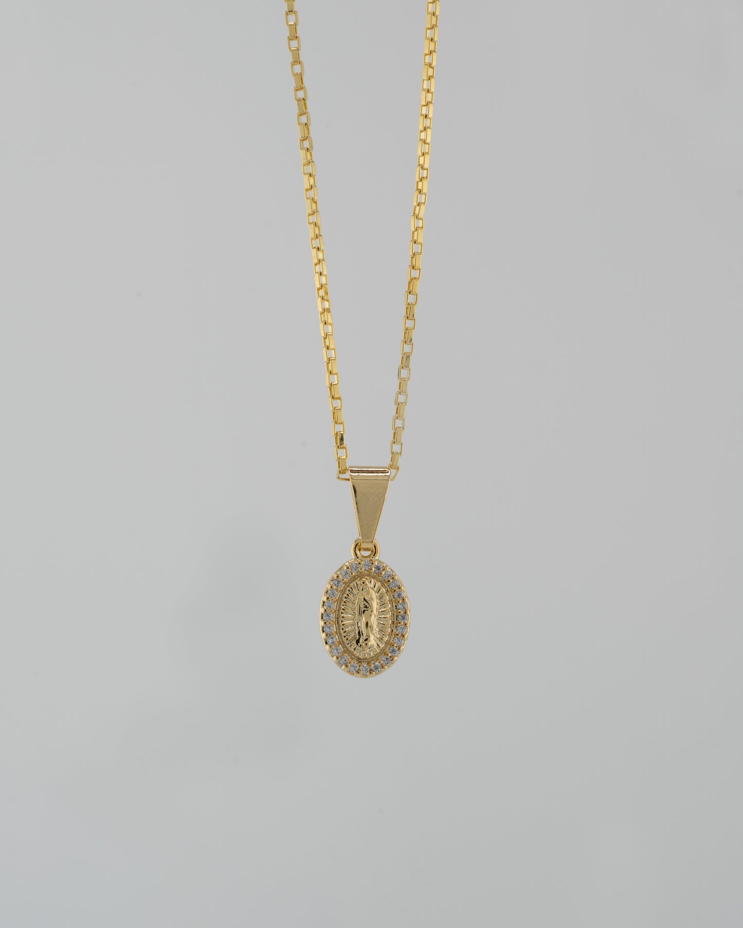 Cadena vintage (45cm) + Dije Virgen Guadalupe circonias (1.5cm)