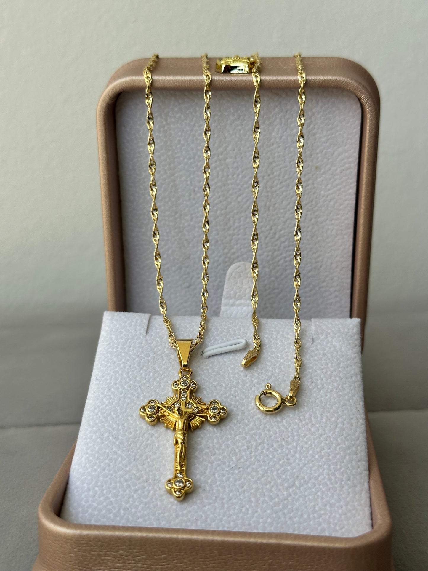 Cadena Singapur Italy (65cm) + Dije el crucificado