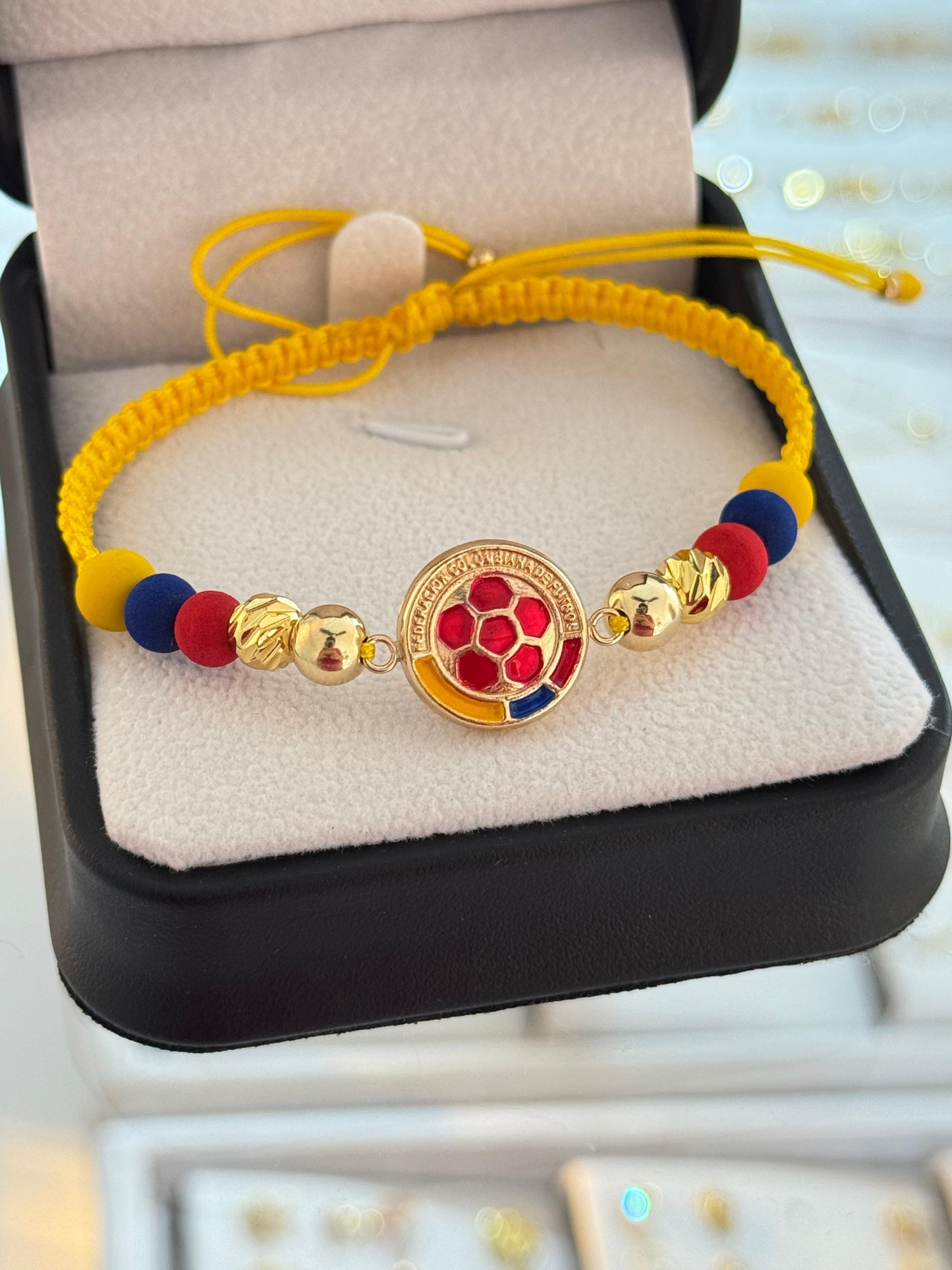 Pulsera tejida Colombia