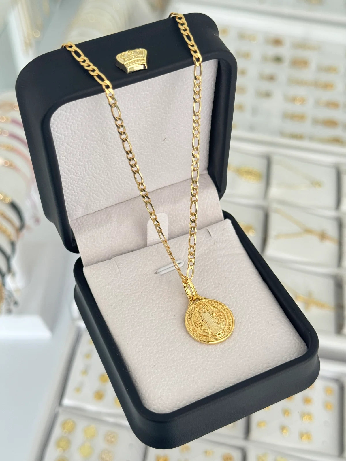 Cadena 3*1 Pave 3mm (50cm) + Dije Medalla San Benito