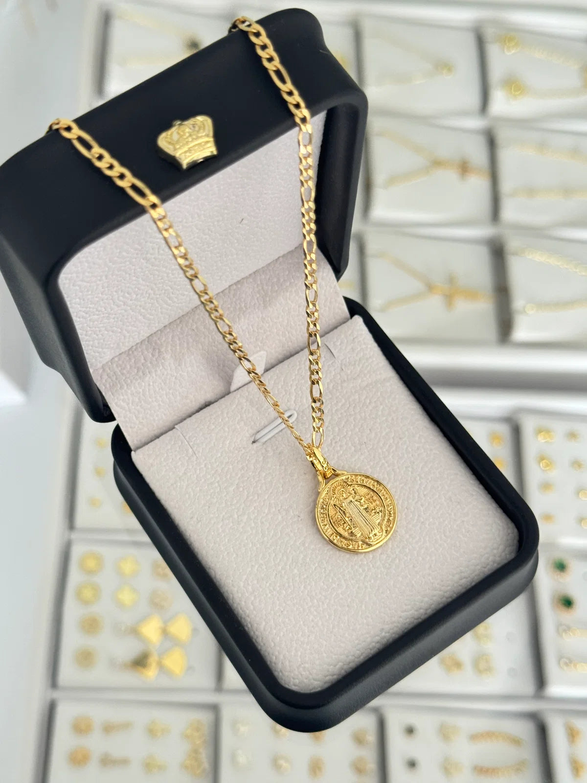 Cadena 3*1 Pave 3mm (50cm) + Dije Medalla San Benito