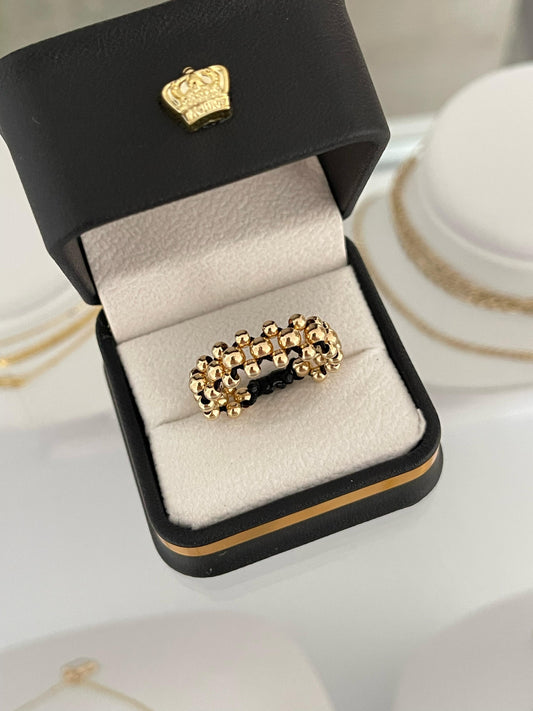 Anillo tejido entrelazado