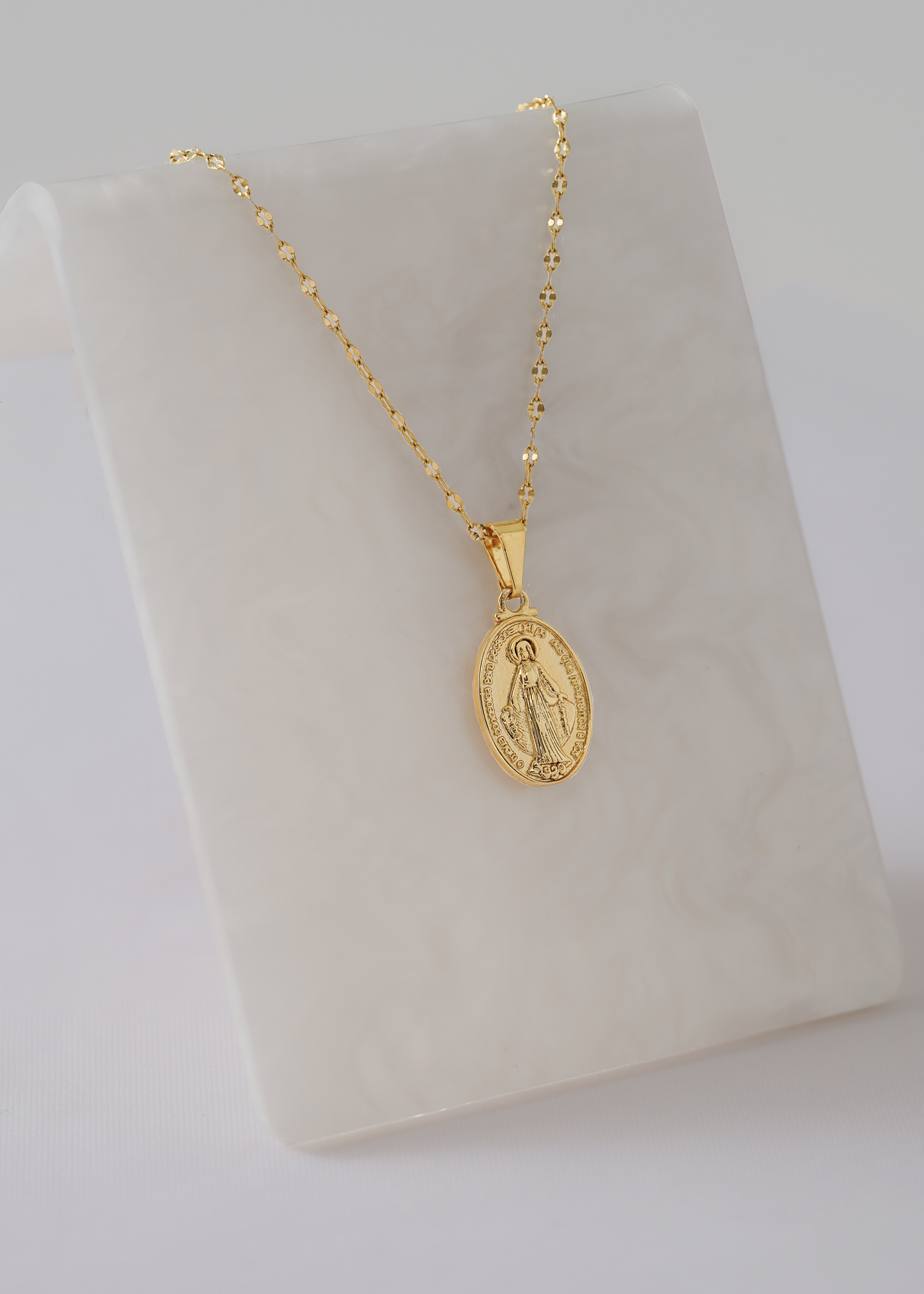 Dije Nuestra Señora Milagrosa