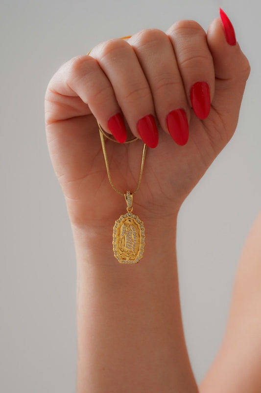 Cadena serpiente plana finita (45cm) + Dije Medalla De Guadalupe