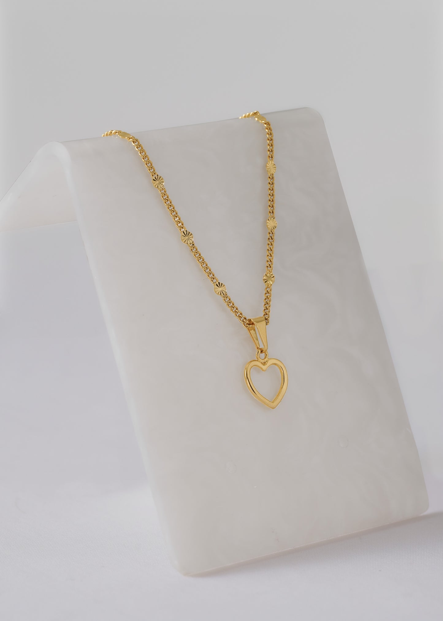 Cadena Cubana Sol (45cms) + Dije Corazón Silueta
