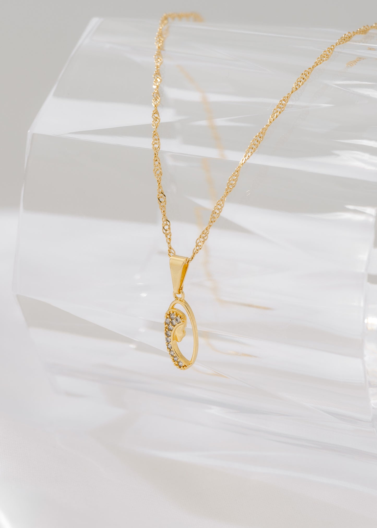 Cadena Singapur (45cm) + Dije virgen niña