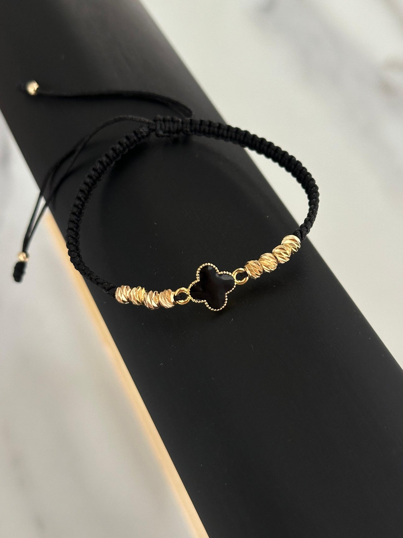 Pulsera Clover black diamantada (4mm)